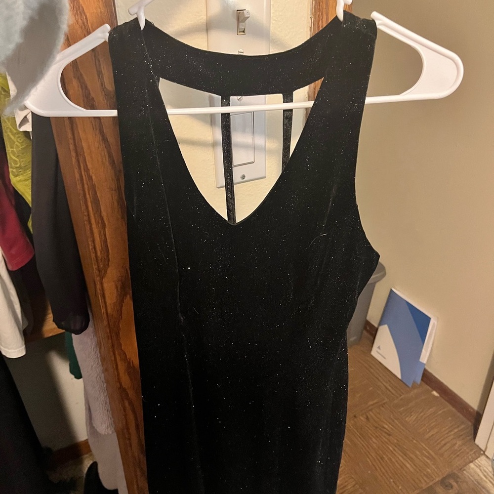 Elegant Black Sleeveless Dress